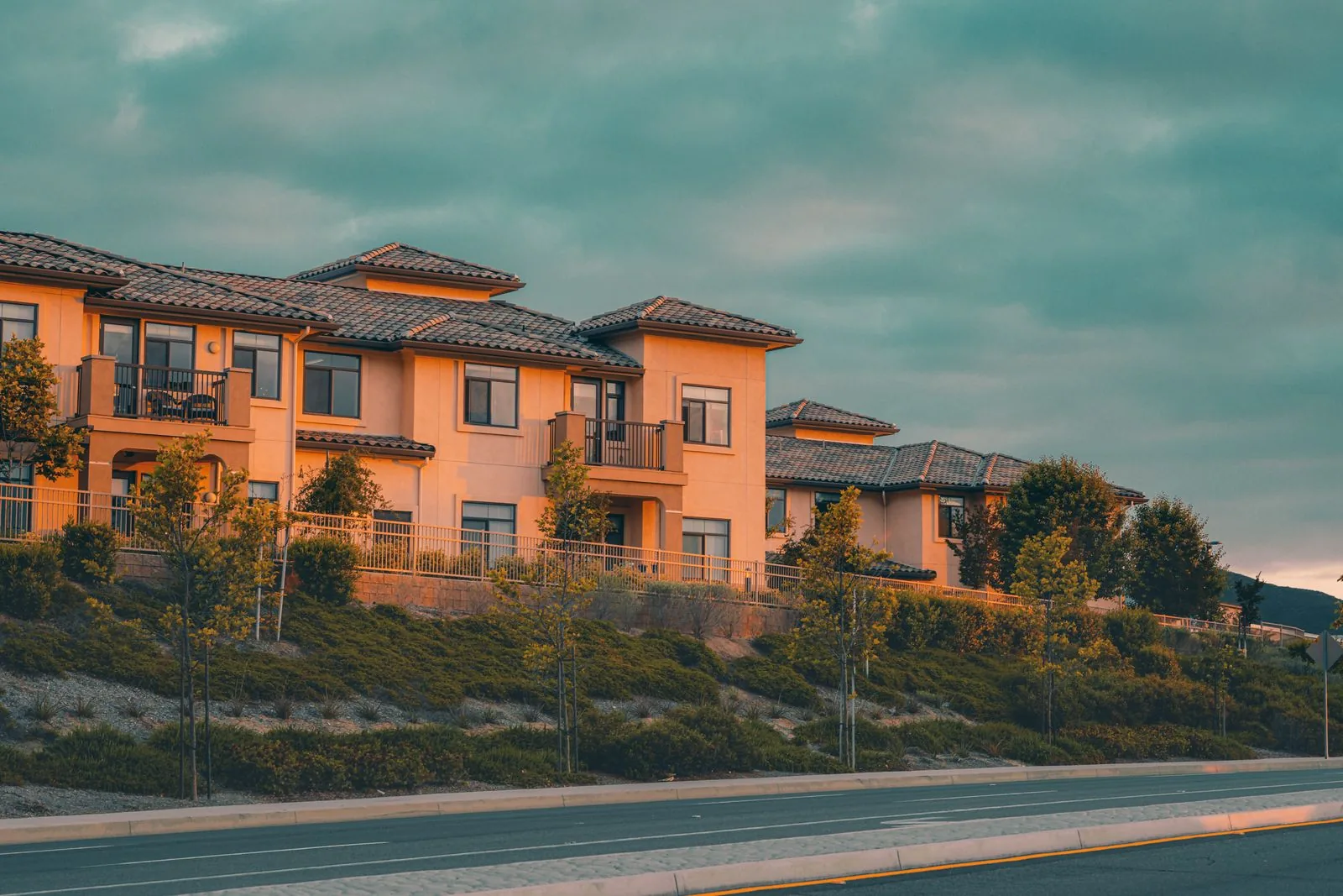 Residential homes in Temecula, CA at sunset, an Inland Empire community served by First Lending Solutions mortgage broker
